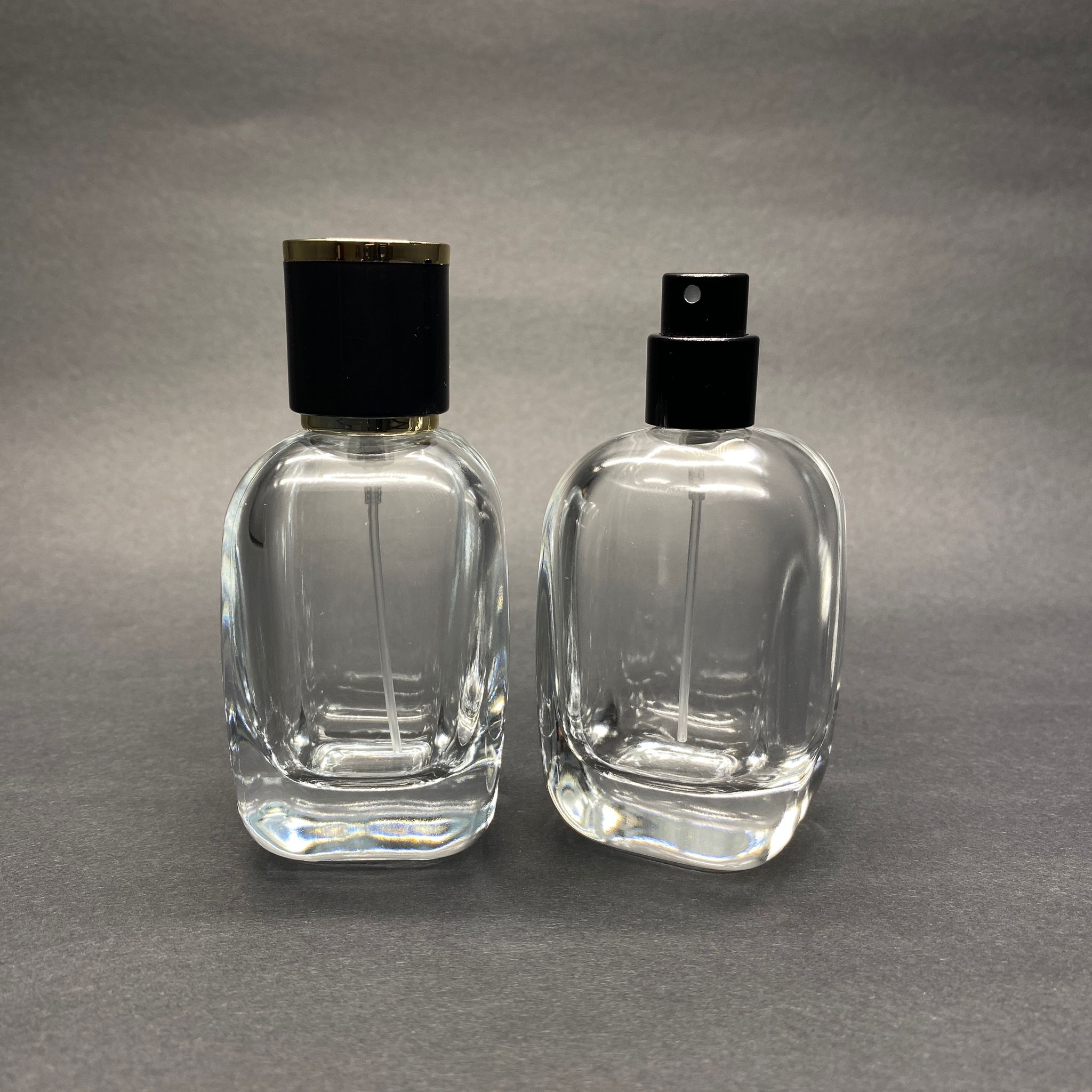 50 Ml Oval Kare Model Core Parfüm Şişesi - Siyah Metal Spreyli + Gold Siyah Kapaklı (Ağız 15 Mm Geçme Kolay Kapama)