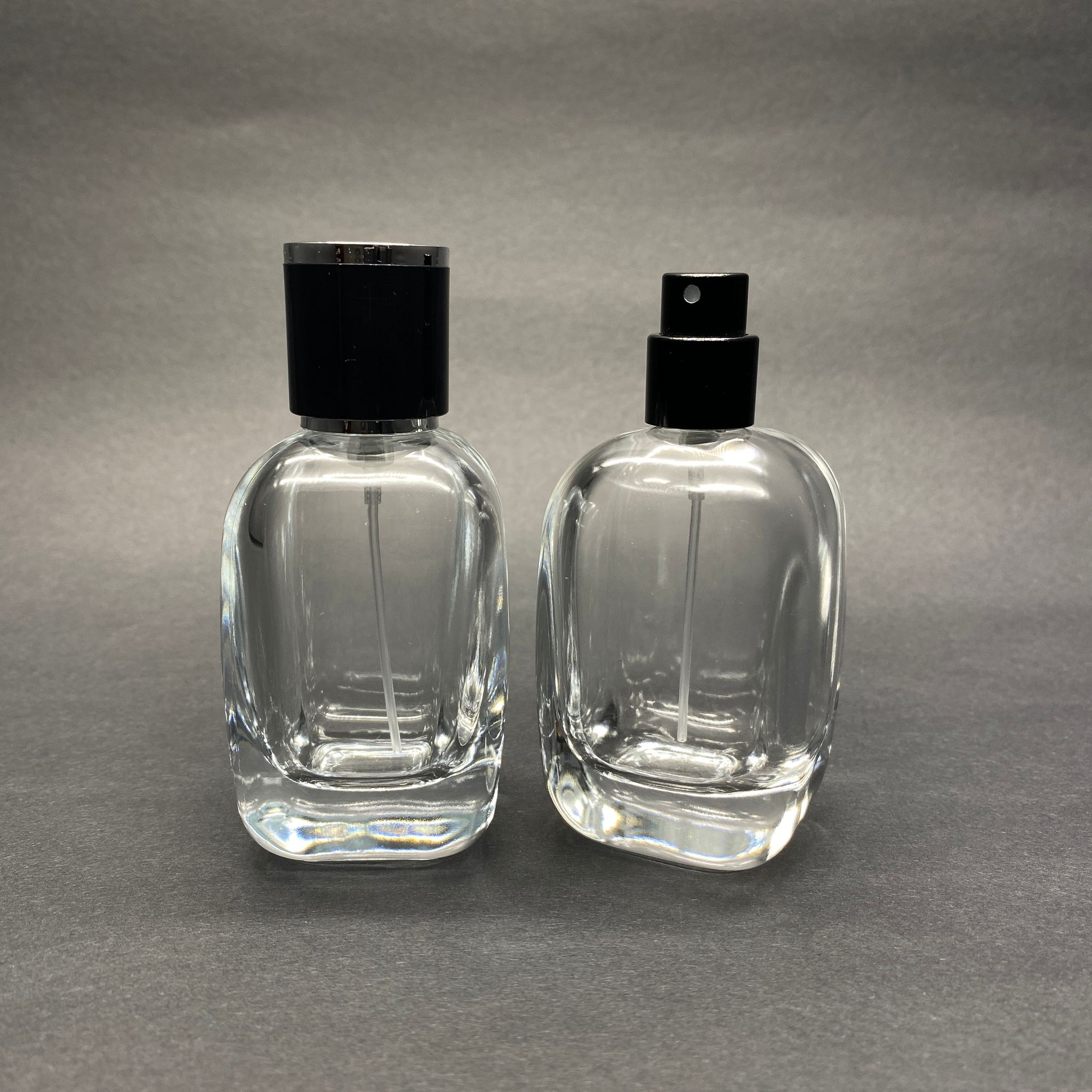 50 Ml Oval Kare Model Core Parfüm Şişesi - Siyah Metal Spreyli + Gümüş Siyah Kapaklı (Ağız 15 Mm Geçme Kolay Kapama)