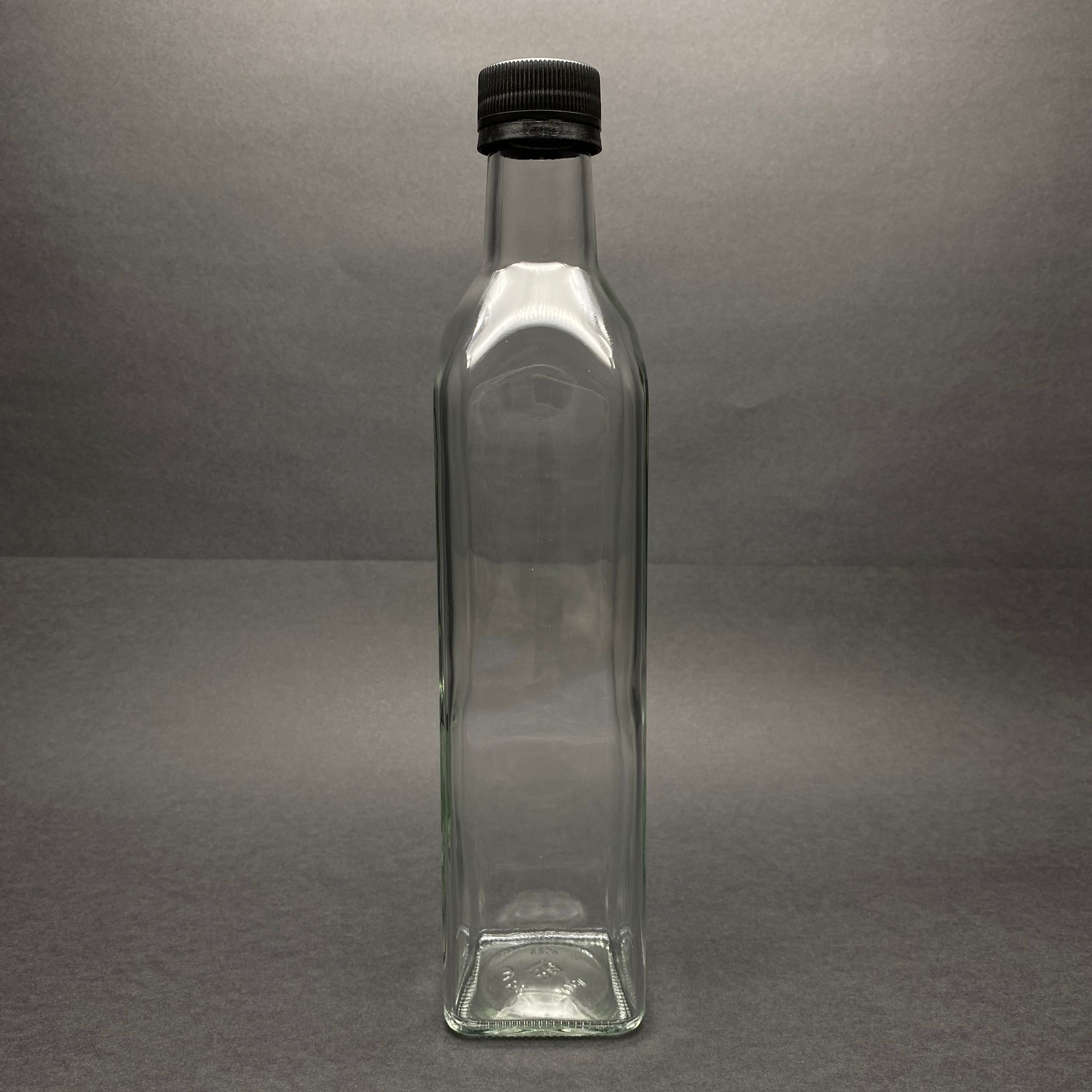 500 Cc Maraska Cam Şişe - Siyah Kilitli Plastik Kapaklı - 500 Ml Köşeli Yağ Şişesi - Sirke Şişesi - Kapak Markası Berıcap