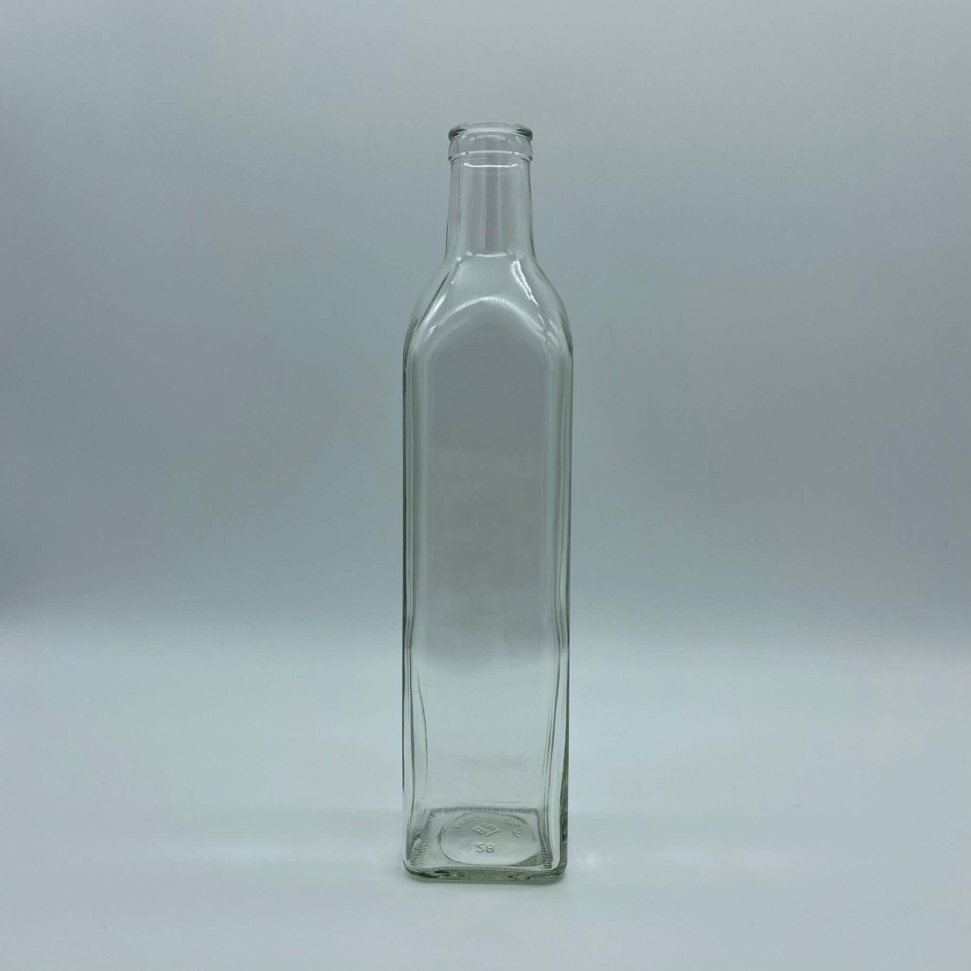 500 Cc Şeffaf Cam Maraska Köşeli Şişe (28 Ağız Çakma) Kapaksız - 500 Ml Köşeli Cam Şişe - Şişecam Ürün Kodu: 121450