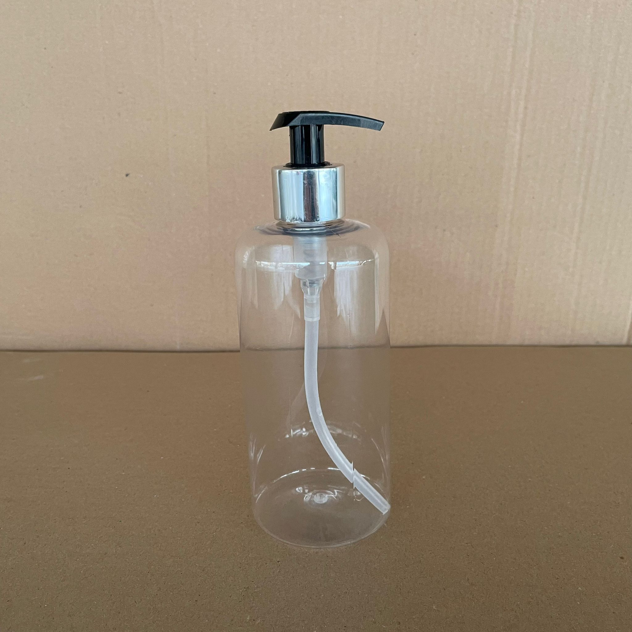 500 Cc Uzun Silindir Pet Şişe Kalın (26 Gr) - Gümüş Metalik Sıvı Sabun Pompalı - 28 Ağız - 500 Ml Pet Şişe