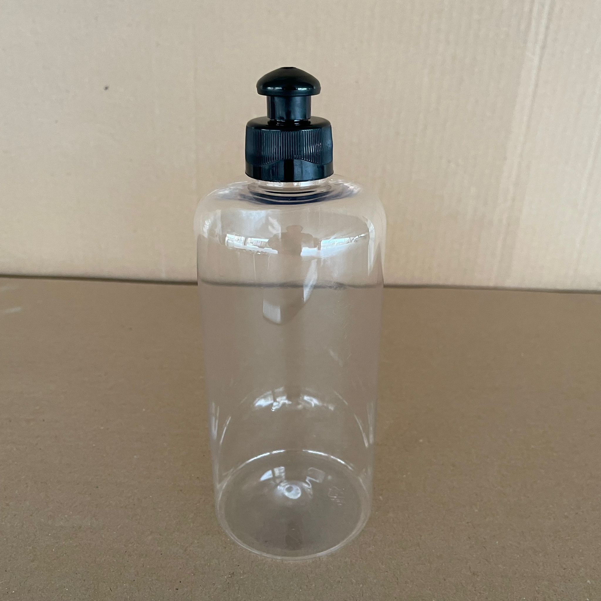500 Cc Uzun Silindir Pet Şişe Kalın (26 Gr) - Siyah Push-Pull Kapaklı - 28 Ağız - 500 Ml Pet Şişe