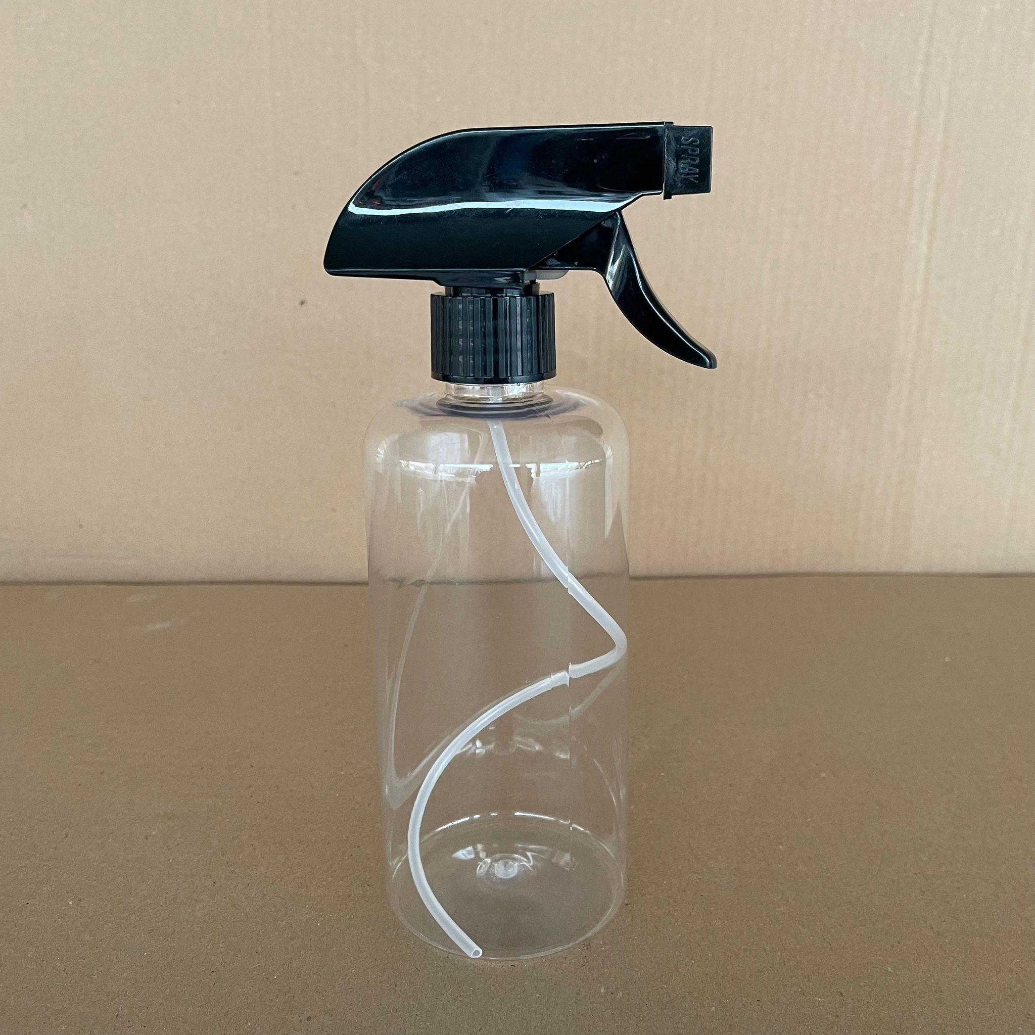 500 Cc Uzun Silindir Pet Şişe Kalın (26 Gr) - Siyah Tetik Triger Spreyli - 28 Ağız - 500 Ml Pet Şişe