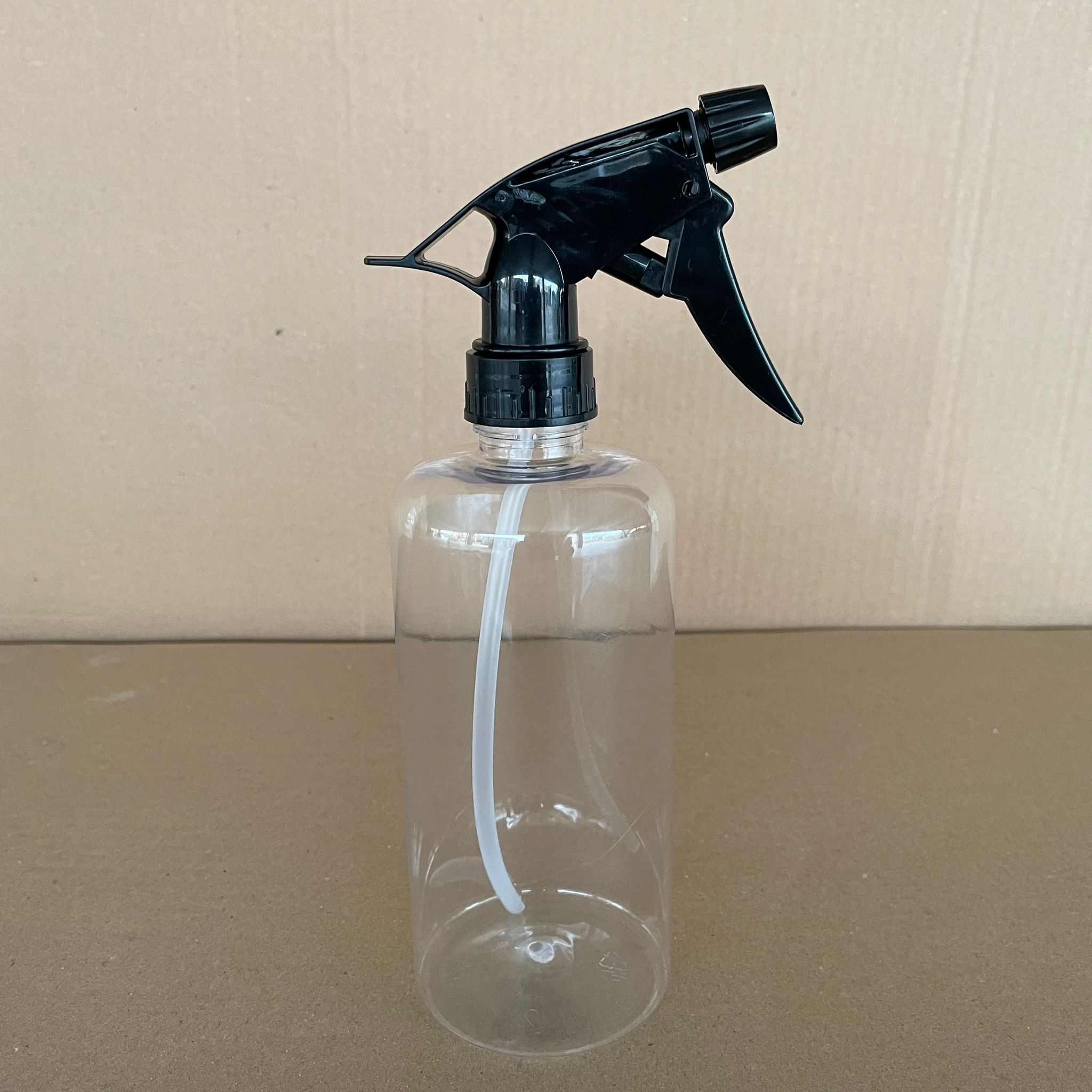500 Cc Uzun Silindir Pet Şişe Kalın (26 Gr) - Siyah Triger Dozajlı Kimyasala Dayanıklı Spreyli - 28 Ağız - 500 Ml Pet Şişe