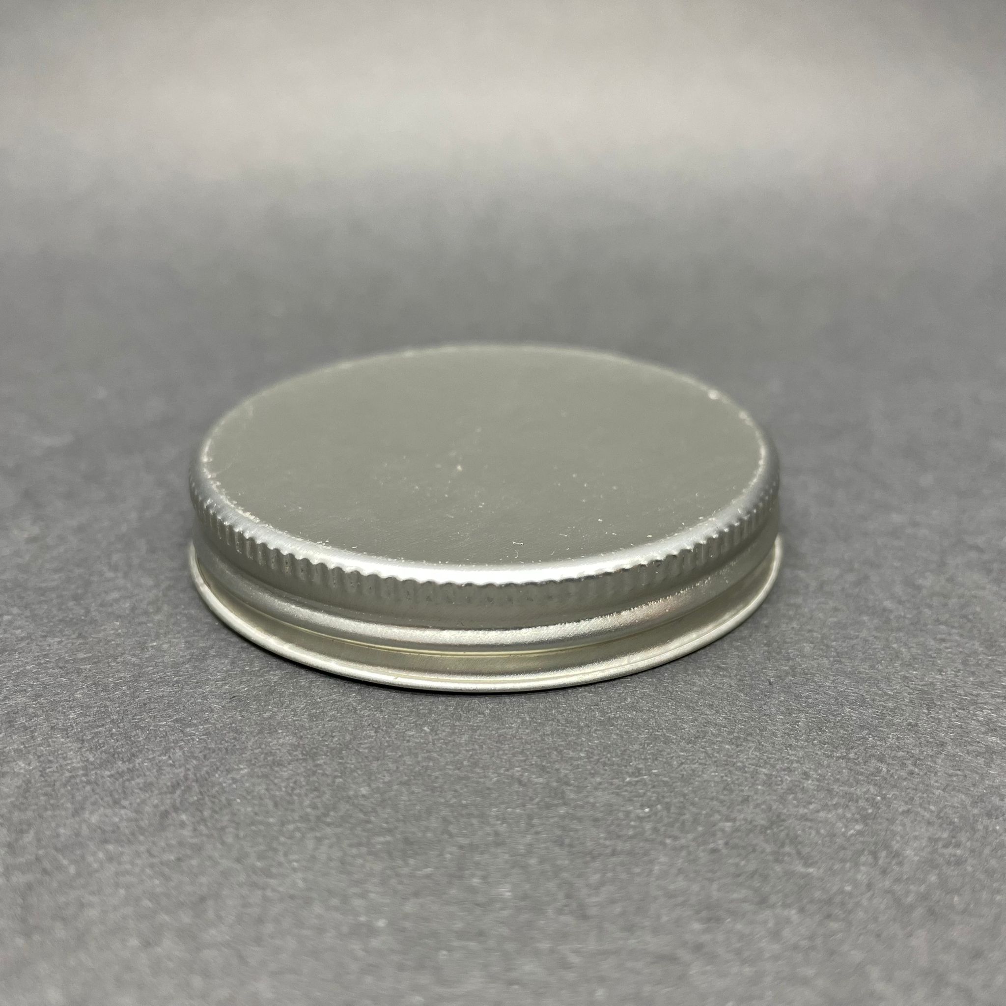 57 Mm Vidalı Gümüş Metal Kapak (Şişecam 50 Cc Cam Krem Kavanozu Kapağı)