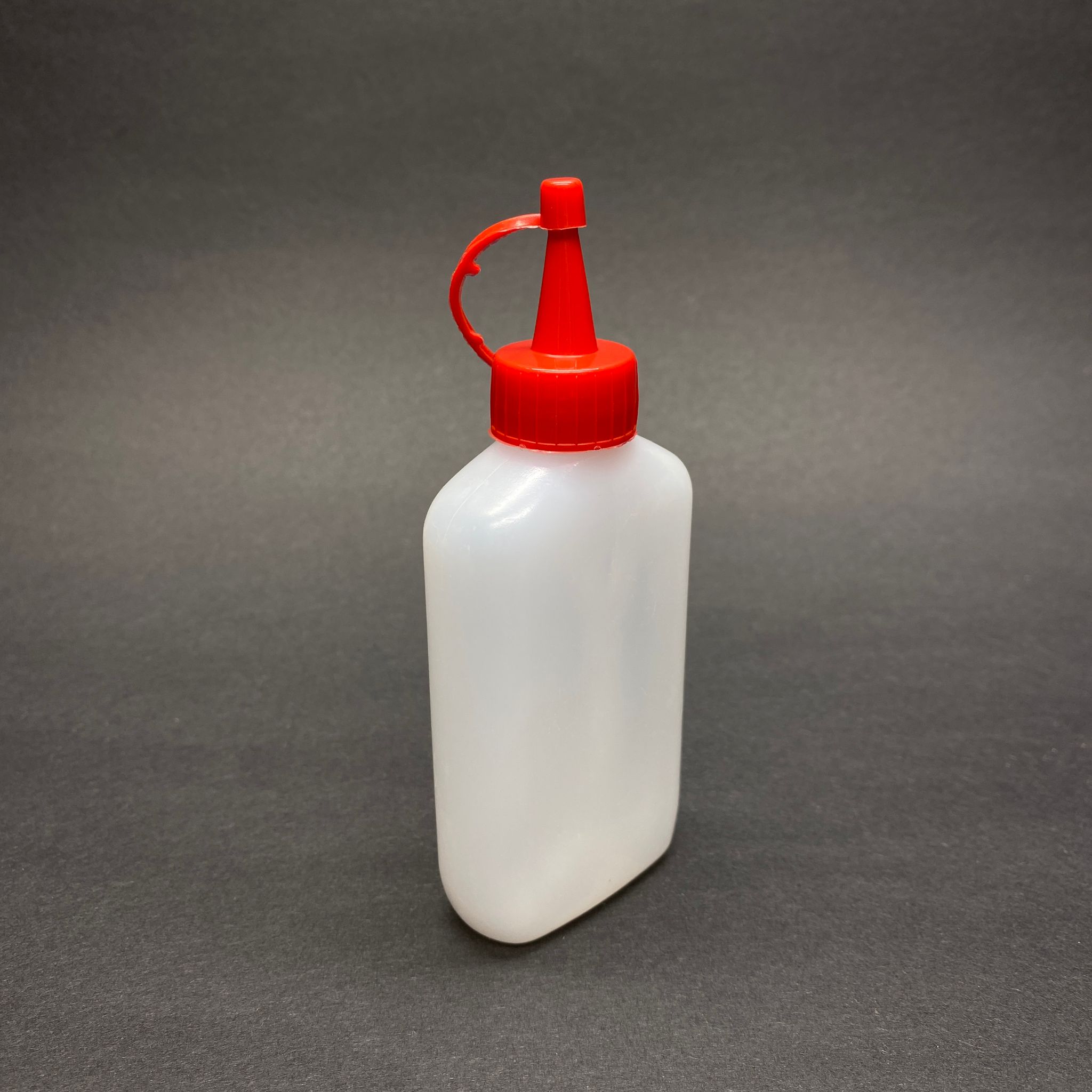 60 Cc Cep Boy Sıkılabilir Yağdanlık Kırmızı Akıtıcı Kapaklı- 60 Ml Plastik Boş Makine Yağı Şişesi
