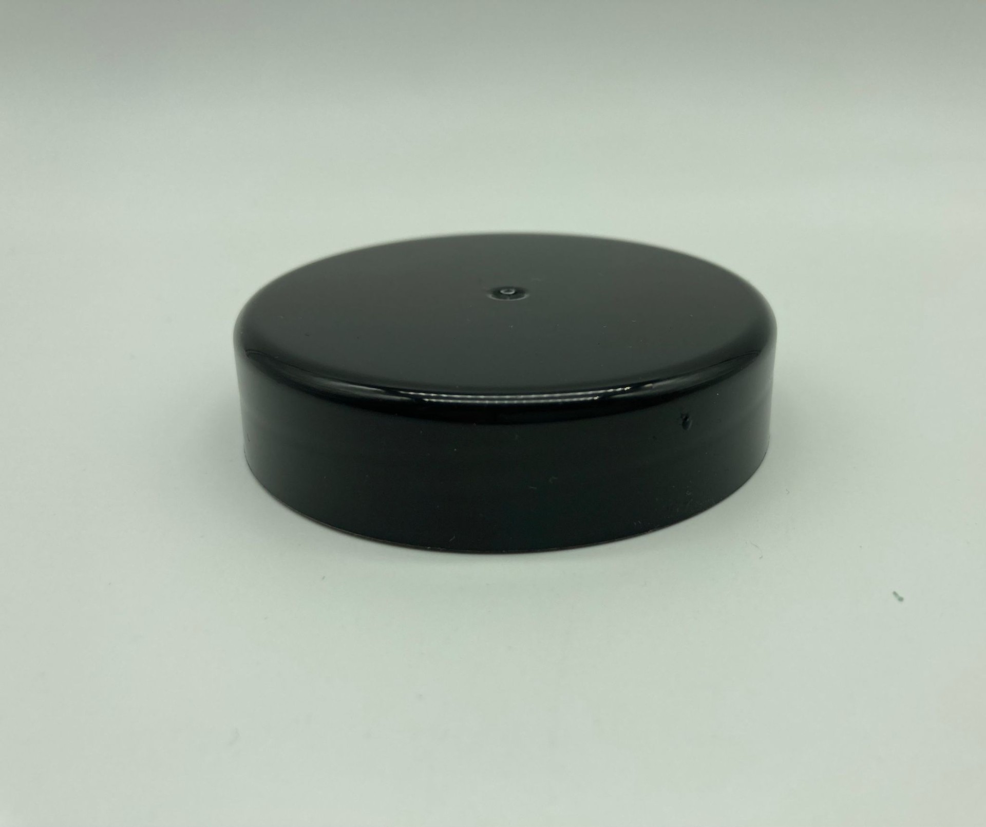 63 Mm Vidalı Plastik Kapak Siyah