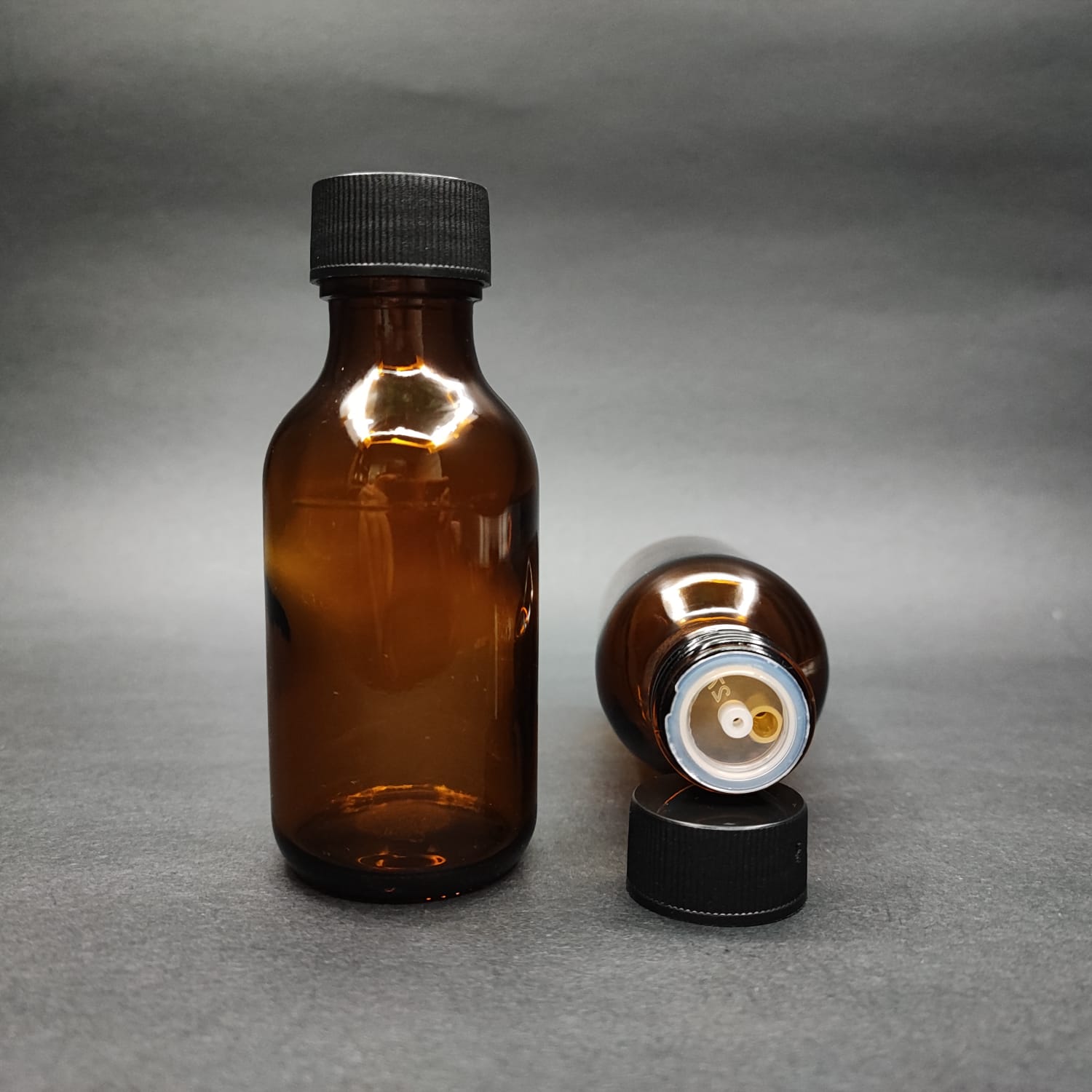 75 Ml Dolumu Kolay, Geniş Ağızlı İçten Damlalıklı Şişe (25 Mm Ağız)  - 75 Cc Siyah Contalı Kapaklı İçten Damlalıklı Cam Ecza Şişesi - Amber Kahverengi