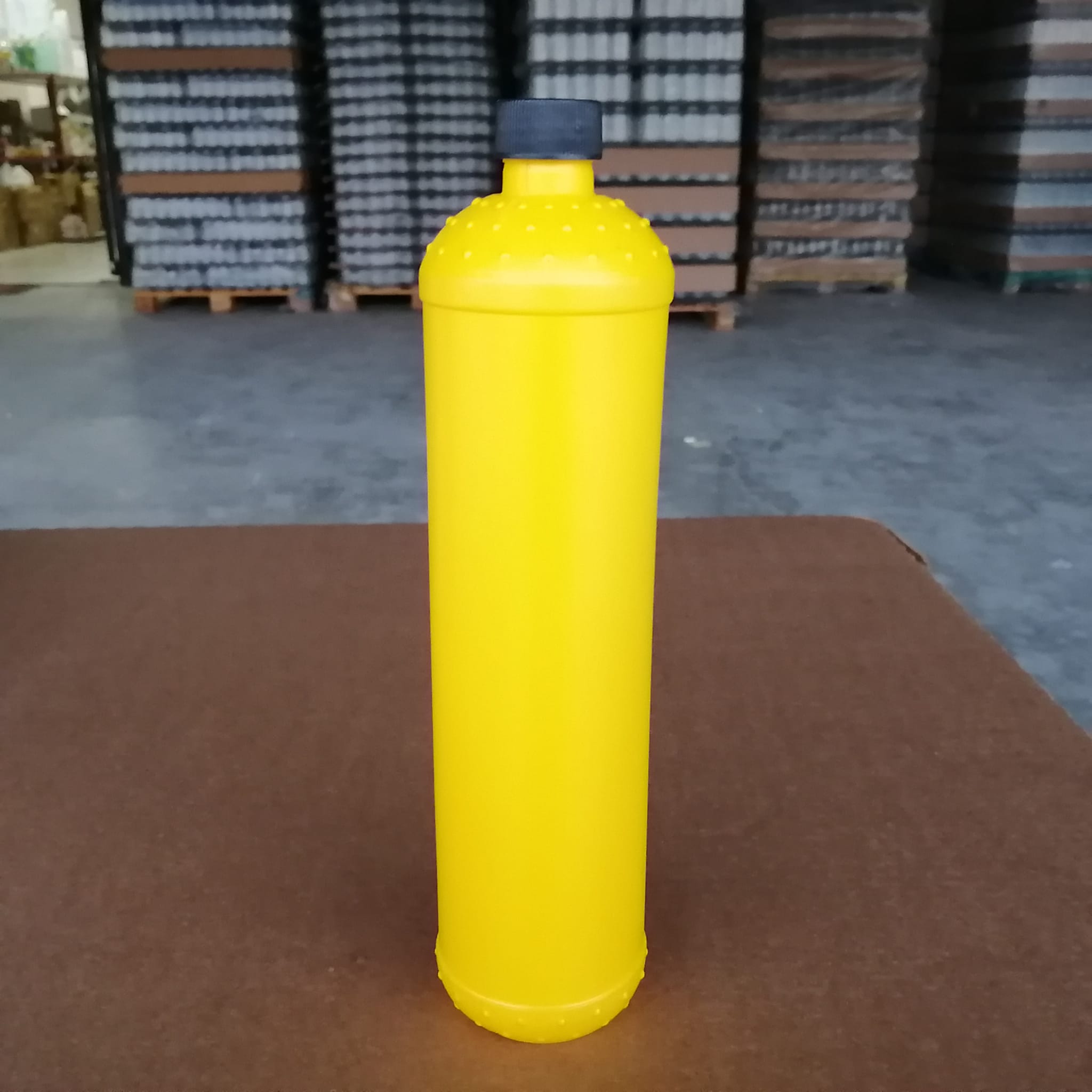 750 Cc Sarı Polietin Şişe - 25 Mm Ağız - Siyah Contalı Kapaklı