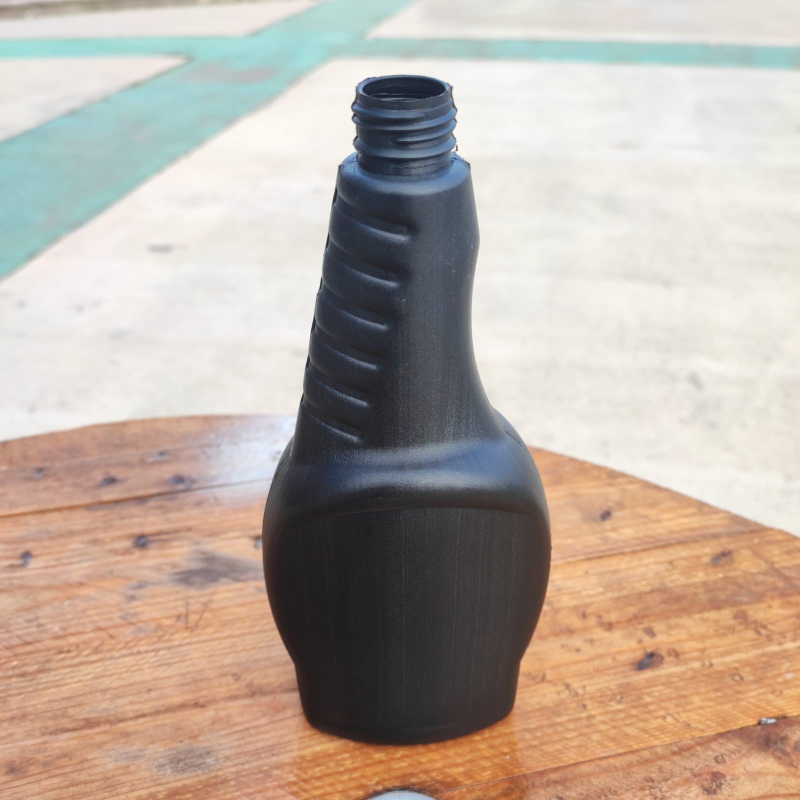750 Cc Yassı Siyah Polietilen Şişe Kapaksız (28 Ağız) - 750 Ml Boş Cam Sil Şişesi - Yassı Camsil Şişesi (Kimyasala Dayanıklı)