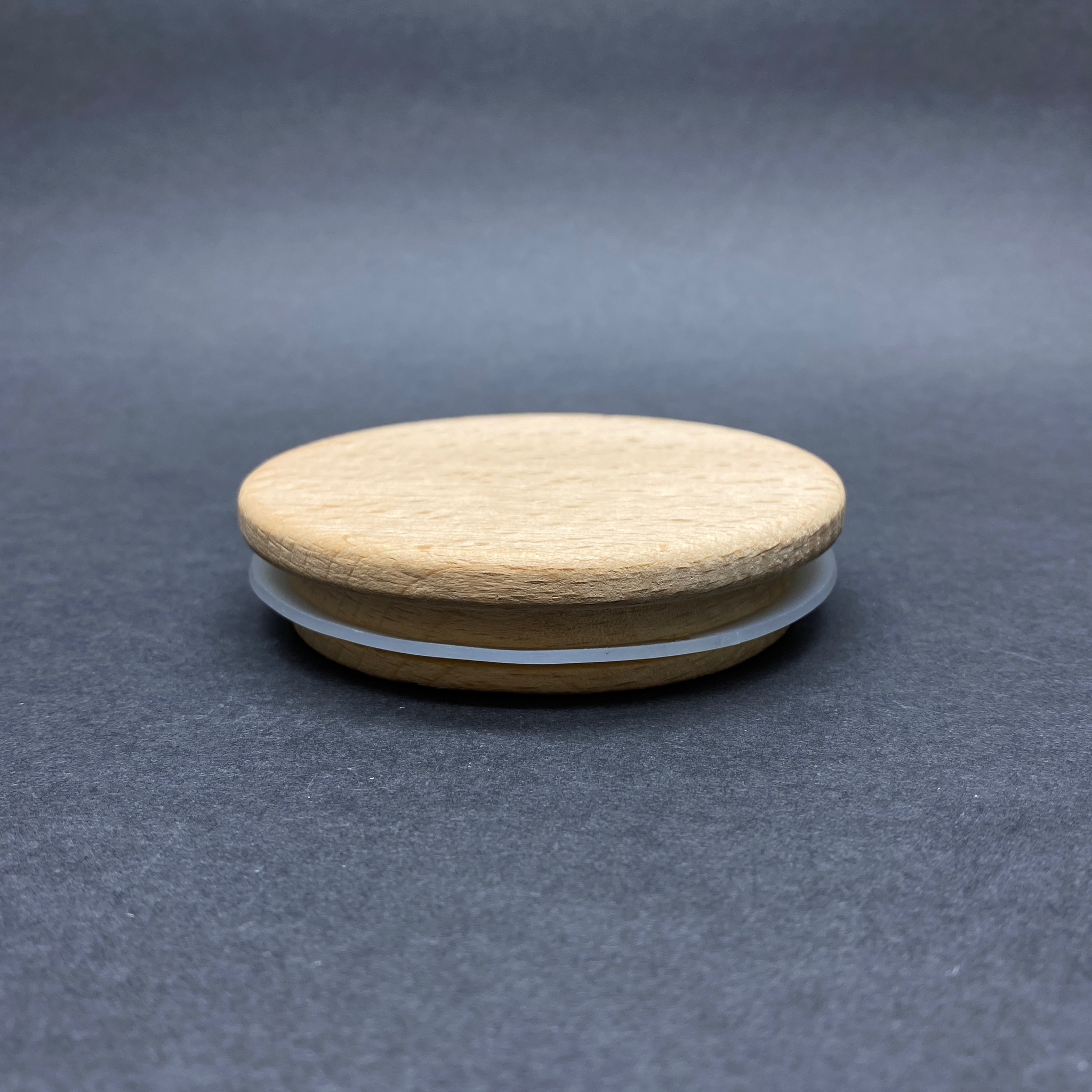 82 Mm Ahşap Kapak - Silikonlu (Alt Çap 70 Mm) - Sert Kapanır