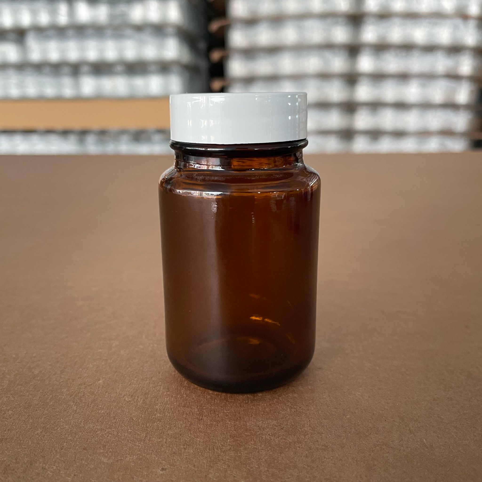 95 Cc Amber Cam Tablet Şişesi - Beyaz Kapaklı - 95 Ml Kapsül Kutusu - İlaç Şişesi - Medikal Hap Şişesi - Farmasötik Kavanoz - Şişecam Kodu 763910