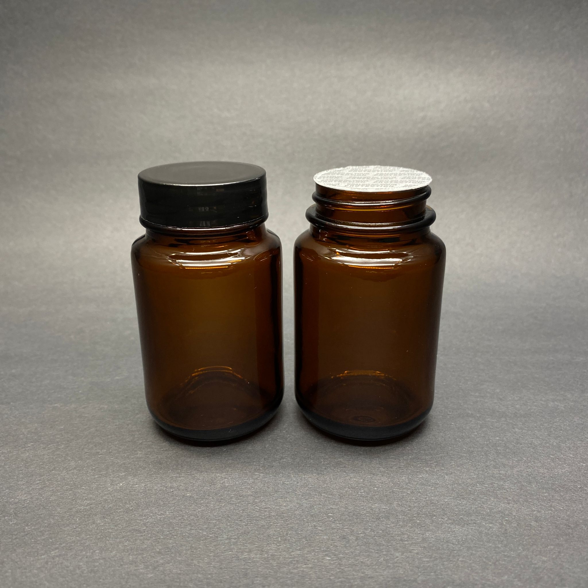 95 Cc Amber Cam Tablet Şişesi - Siyah Kapaklı + Kendinden Yapışkanlı Köpük Contalı - 95 Ml Kapsül Kutusu - İlaç Şişesi - Medikal Hap Şişesi - Farmasötik Kavanoz - Şişecam Kodu 763910