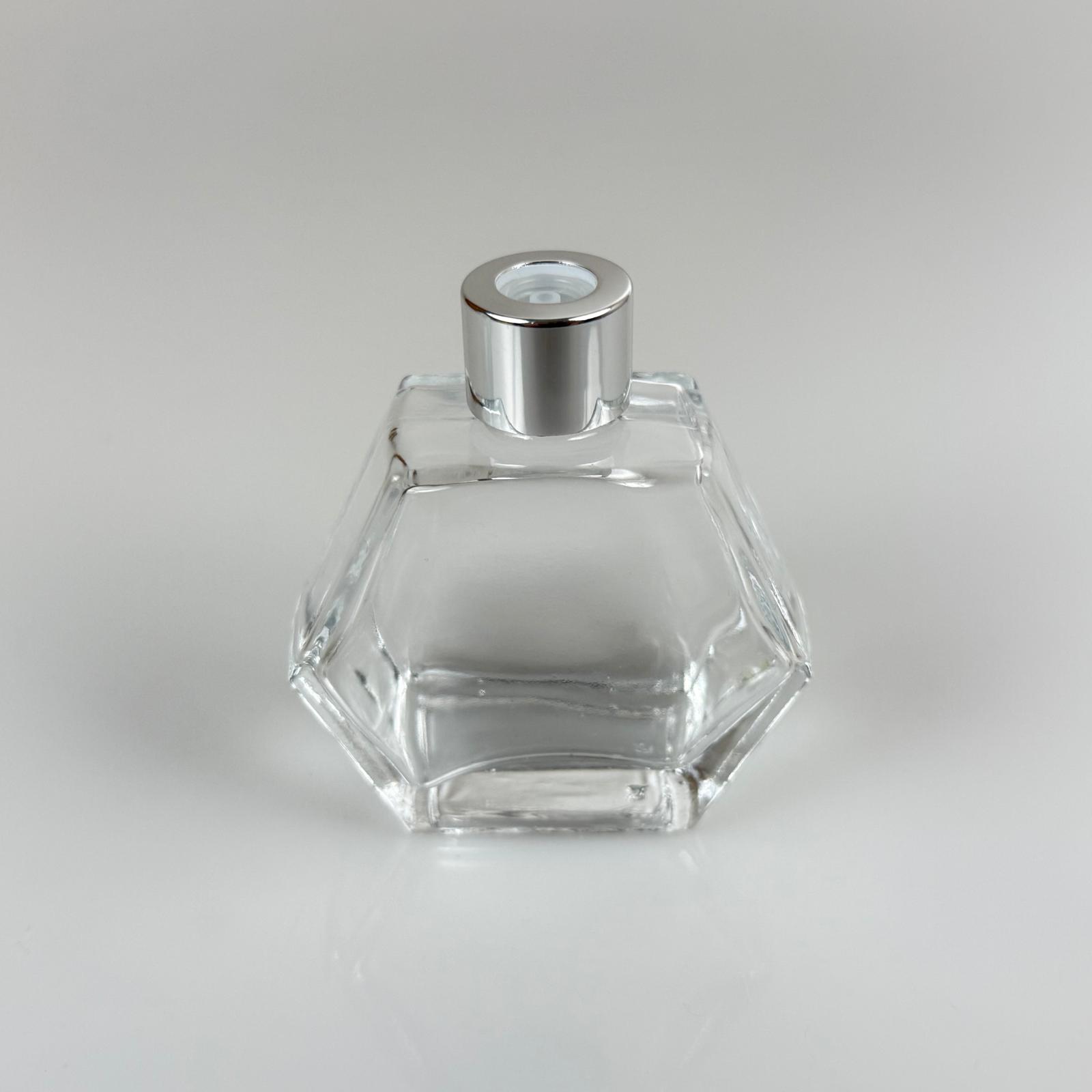 Altıgen Model Cam Kolonya Şişesi + Metal Gümüş Kapak + Tıpa - 50 Ml - Hediyelik Kolonya Şişeleri