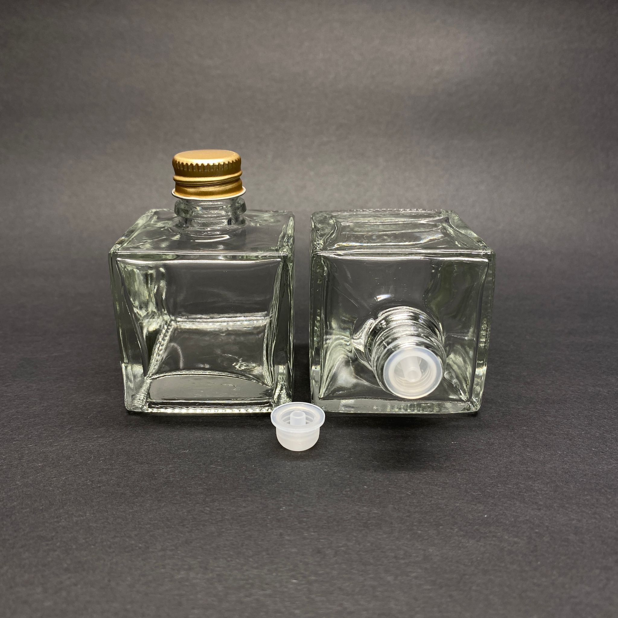 Hediyelik Cam Kolonya Şişesi - 50 Ml Kare Şişe + Gold Metal Kapak + Kolonya Tıpalı Takım