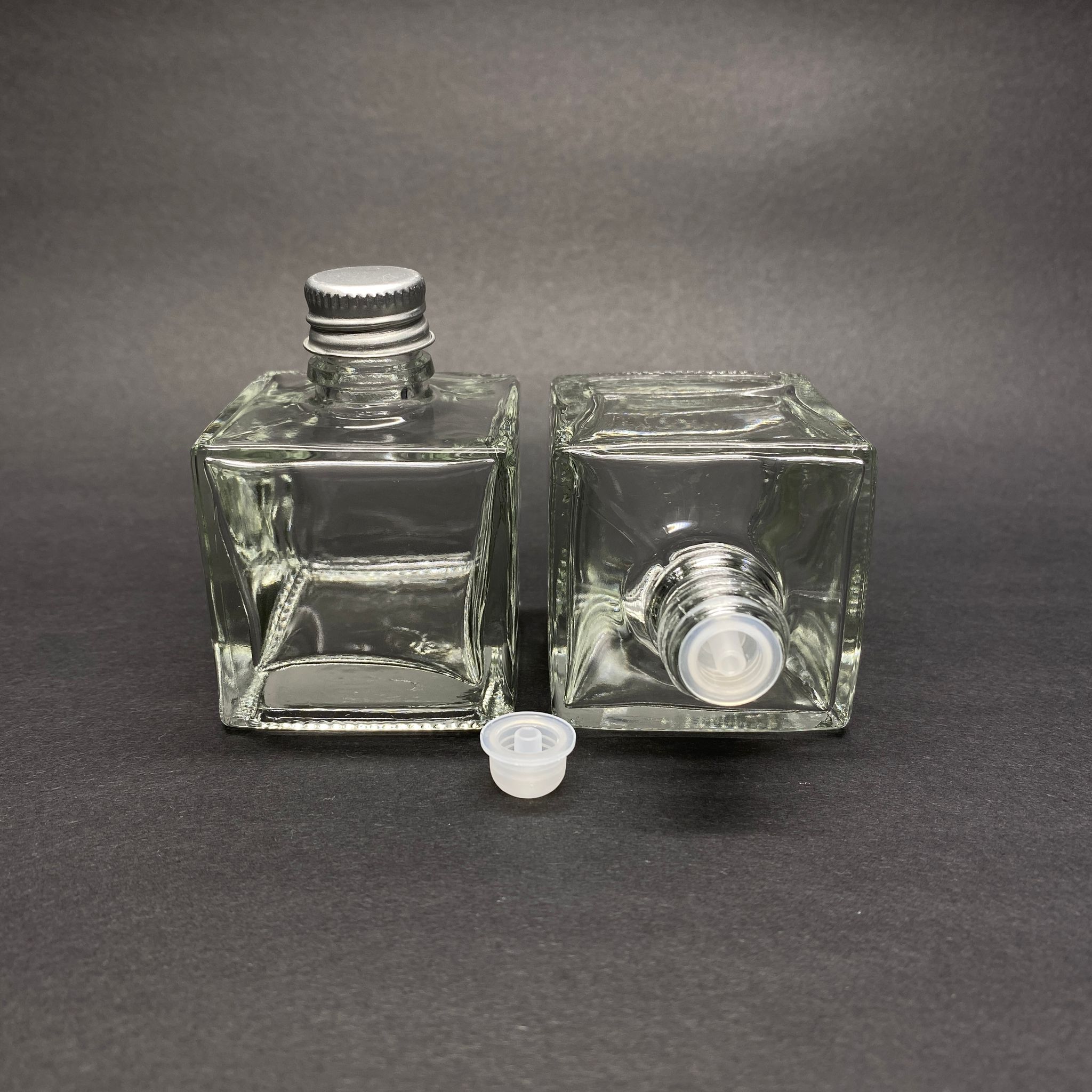 Hediyelik Cam Kolonya Şişesi - 50 Ml Kare Şişe + Gümüş  Metal Kapak + Kolonya Tıpalı Takım