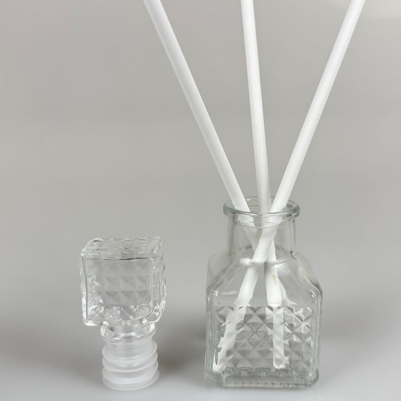 Kare Lüks Model Cam Bambu Oda Kokusu Şişesi + Cam Tıpa + 3 Adet Fiber Beyaz Bambu Çubuk - 50 Ml Set Takım - Hediyelik Promosyon Lüx Diffuser Şişeleri