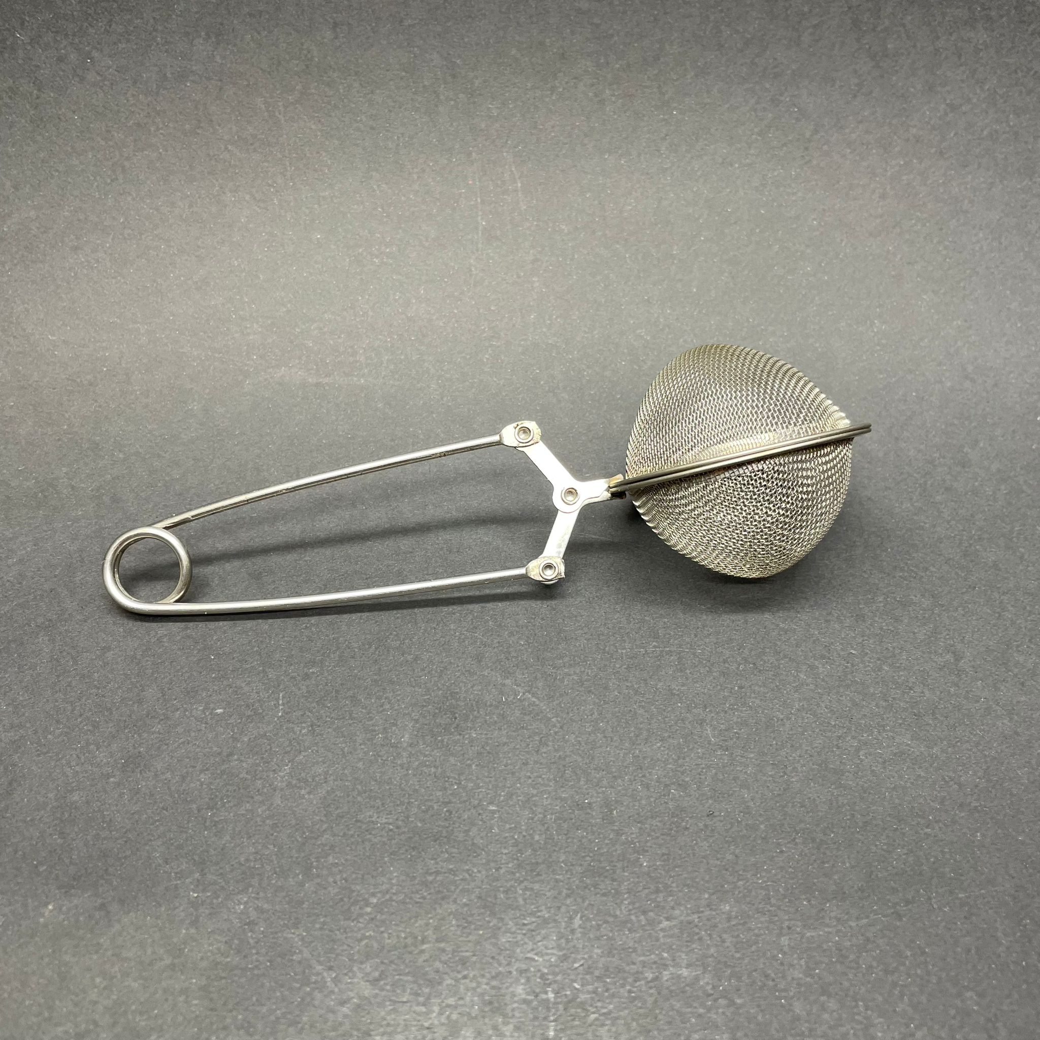 Paslanmaz Tiryaki Çay Süzgeci - Bitki Çayı Demleme Süzgeci - Küçük Boy Çay Maşası, Çay Süzgeci, Çay Ve Baharat Maşası, Paslanmaz Çelik Küre Şeklinde, Çay İçin Çay Süzgeci, Çay Severler İçin Süzgeç - Maşa Çay Süzgeci