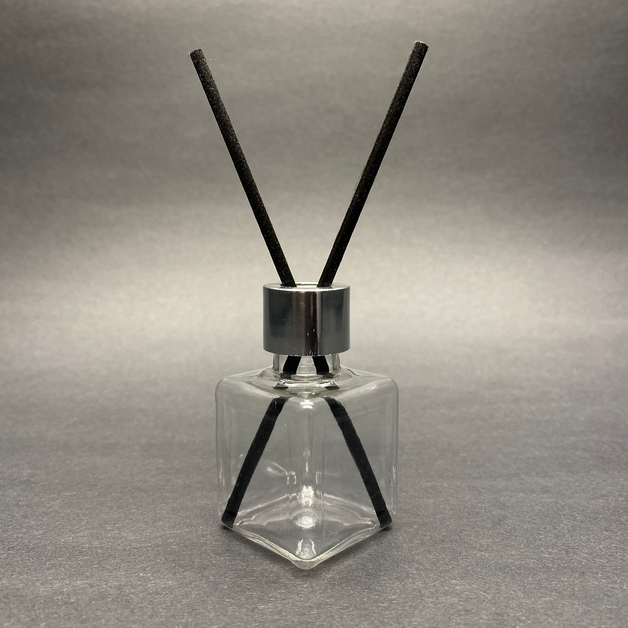 Plastik Pet Difüzör  Oda Kokusu Bambu Şişesi - 35 Ml - Şişe + Gümüş Metal Kapak + Tıpa + 24 Cm Fiber Çubuk