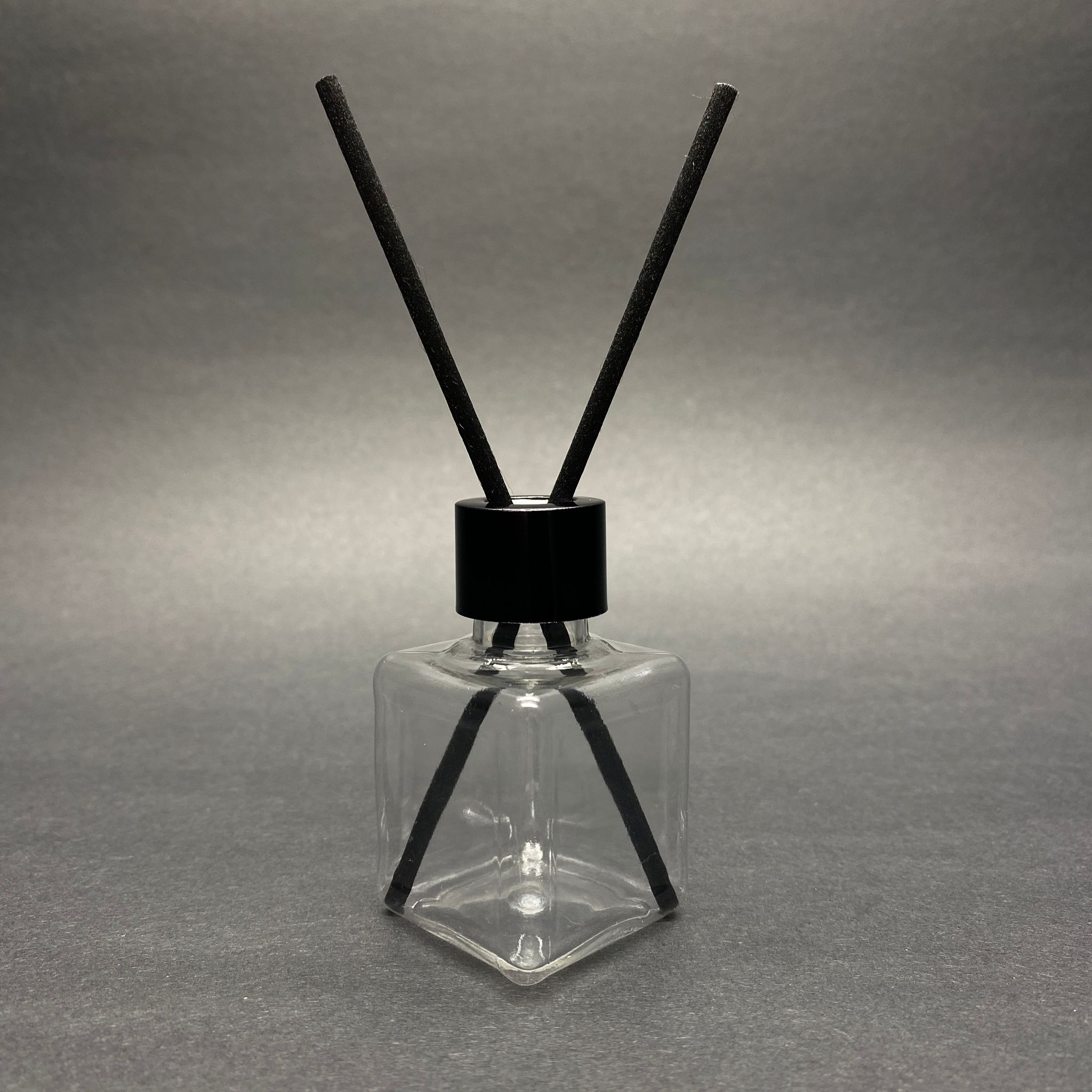 Plastik Pet Difüzör  Oda Kokusu Bambu Şişesi - 35 Ml - Şişe + Siyah Metal Kapak + Tıpa + 24 Cm Fiber Çubuk